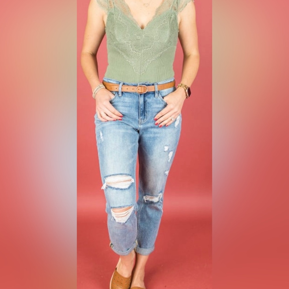 Women’s Vervet Boyfriend Fit High Rise Distressed Denim